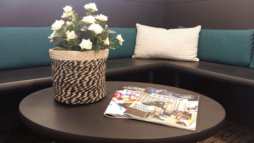 Hotel Kyriad Brive Ouest Restoran fotoğraf